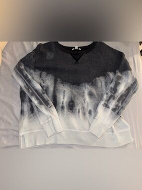 American Eagle Outfitters Gray and White Dip-Dye Crewneck Sweatshirt